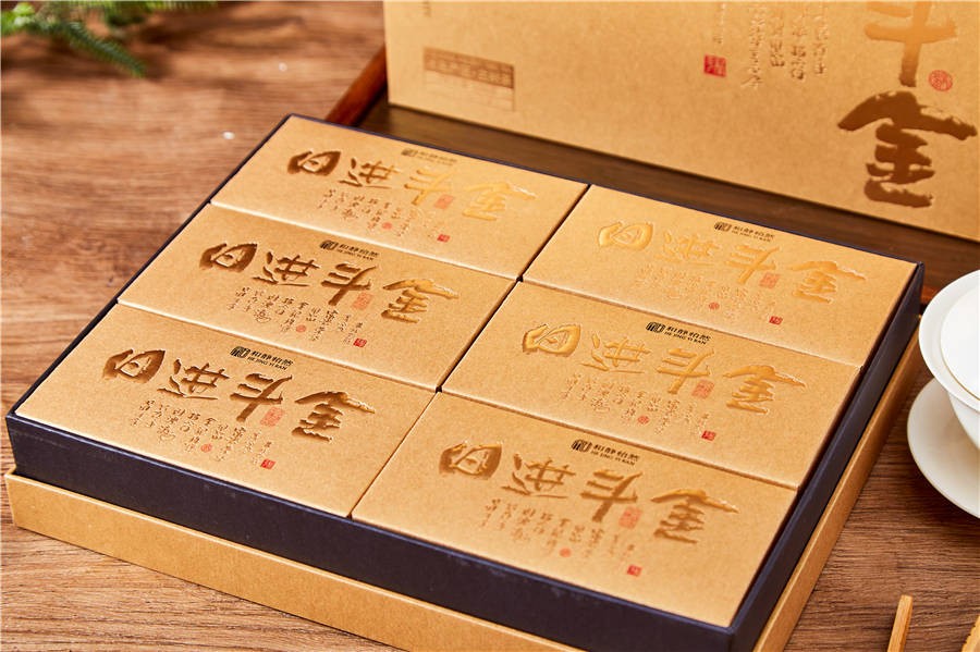 日进斗金-冰岛古树2.jpg